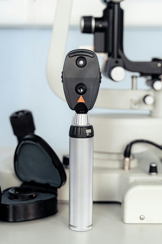 Ophtalmoscope de marque Heine